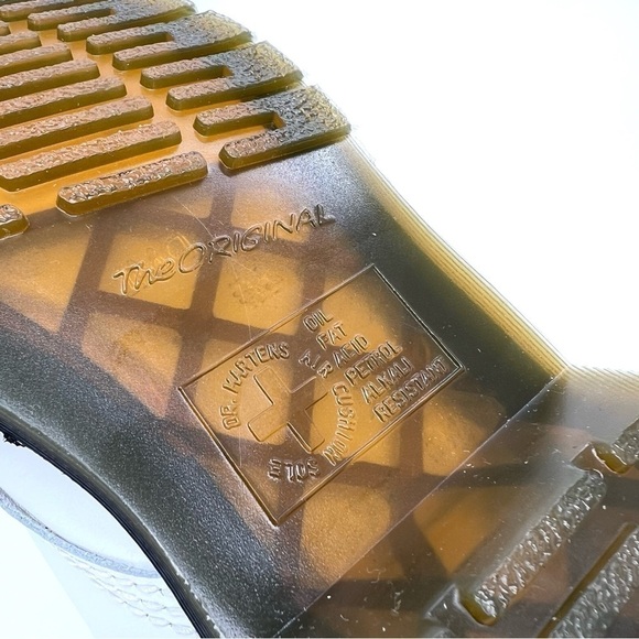 New Dr. Martens 1460 Softy T Leather Lace-Up Boots White Women’s Size 6 Docs dm - Picture 7 of 10